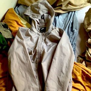 Nike men’s grey windbreaker adjustable hood